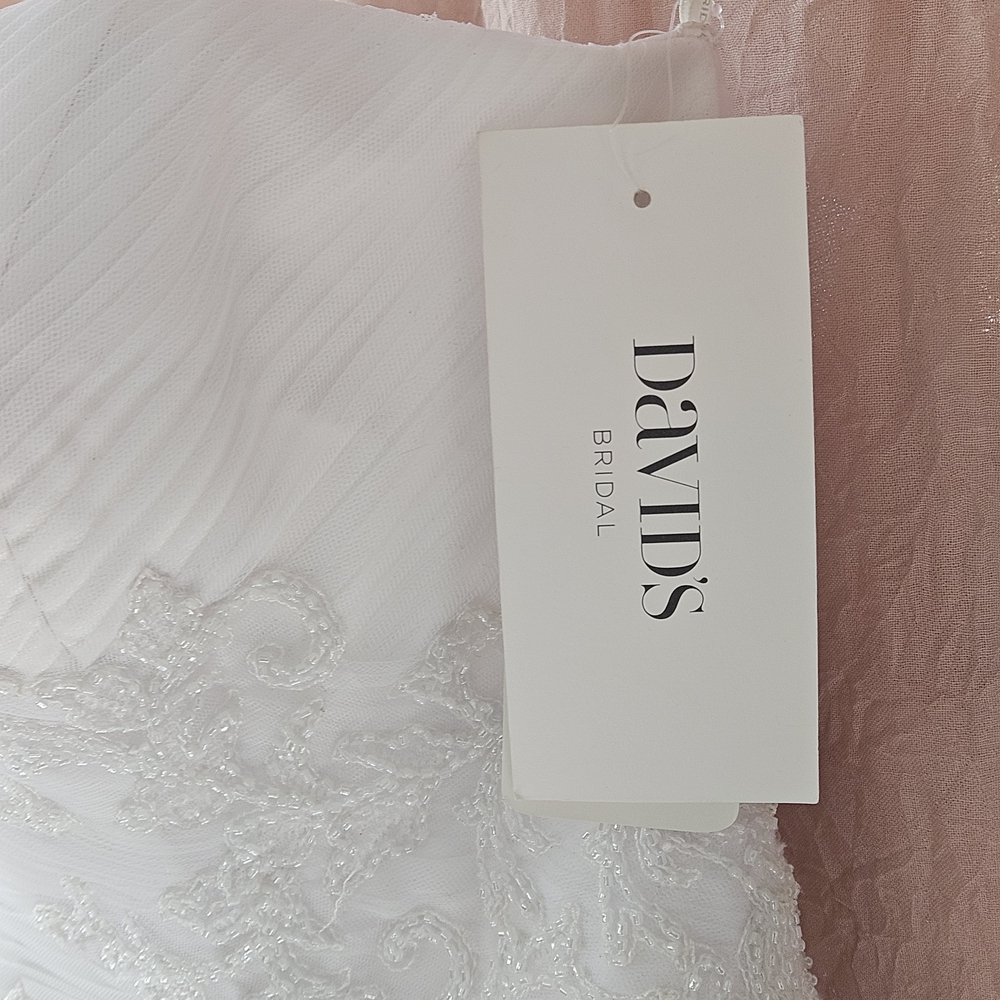 NEW White Gown - Picture 5 of 17
